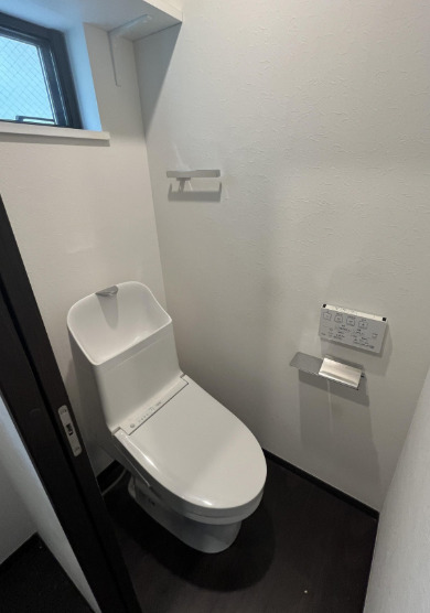 トイレ　別部屋の画像を使用しております。