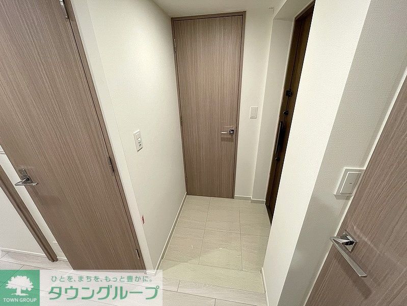 玄関　お問合せは(株)タウンハウジングレジデンス事業部　赤坂店・…