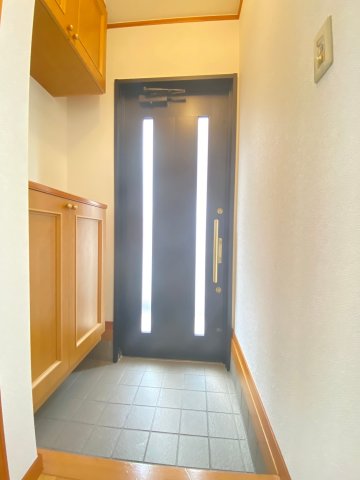 ＪＲ山陽本線 垂水駅 徒歩18分 2階建 築29年の玄関写真