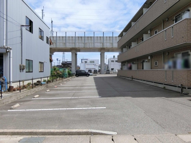 駐車場　駐車場