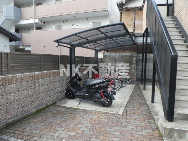 プラサート小阪の外観写真