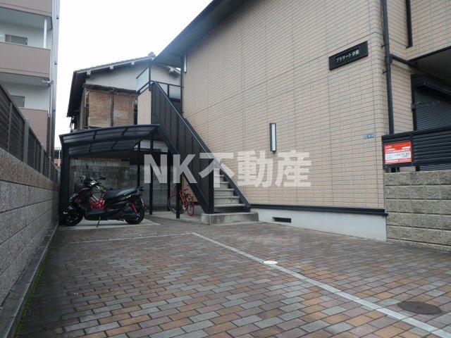 プラサート小阪の外観写真