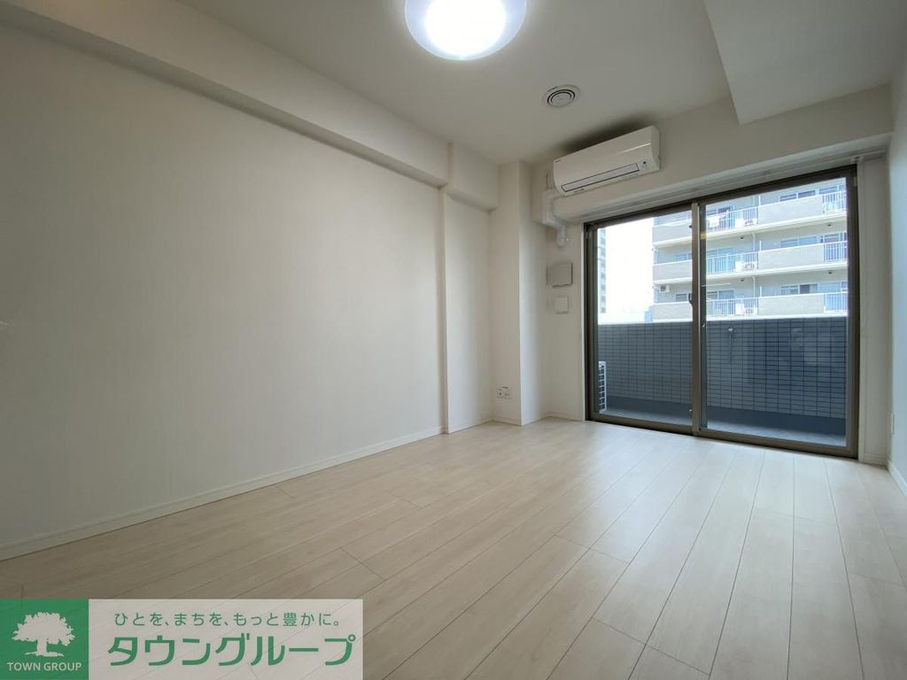 RESIDENCE丸の内七間町の居間写真