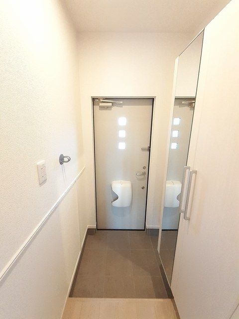 グランデヴィラ国森IIの玄関写真