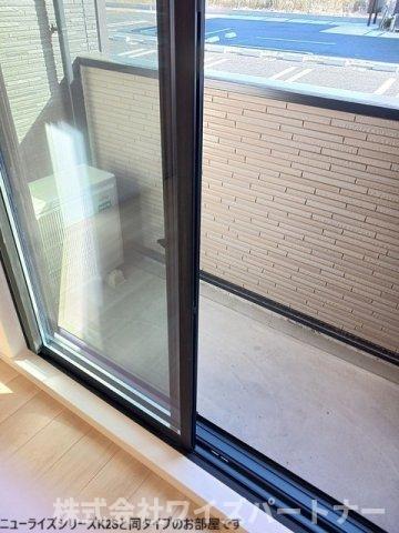 ＪＲ博多南線 博多南駅 バス乗車時間：20分 最寄りバス停で下車 徒歩5分 2階建 新築の内装写真