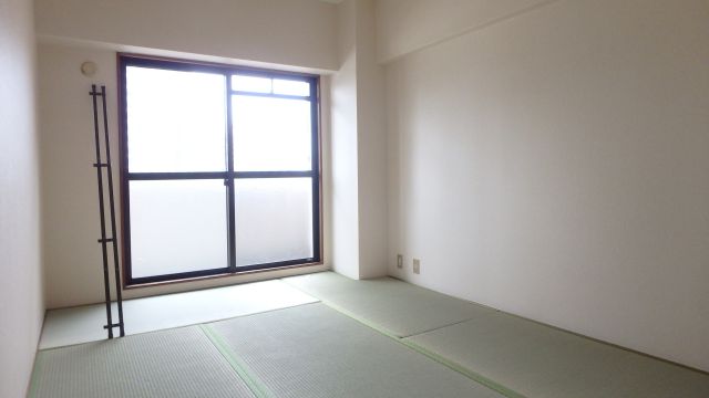 地下鉄御堂筋線 中津駅 徒歩1分 7階建 築40年の内装写真