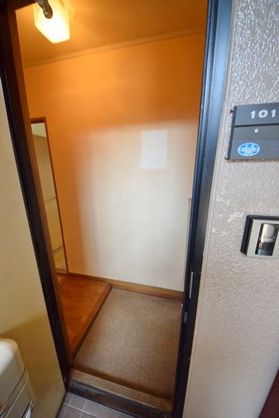 玄関　★お部屋探しは株式会社タウンハウジング東京まで★