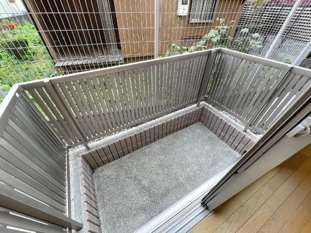 バルコニー　テラス