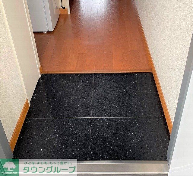 レオパレスプルミエの玄関写真