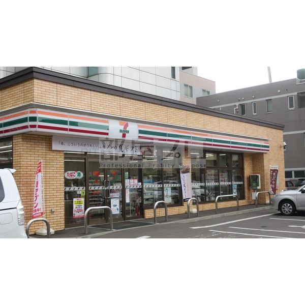 コンビニ　セブンイレブン札幌北5条店（コンビニ）まで105m