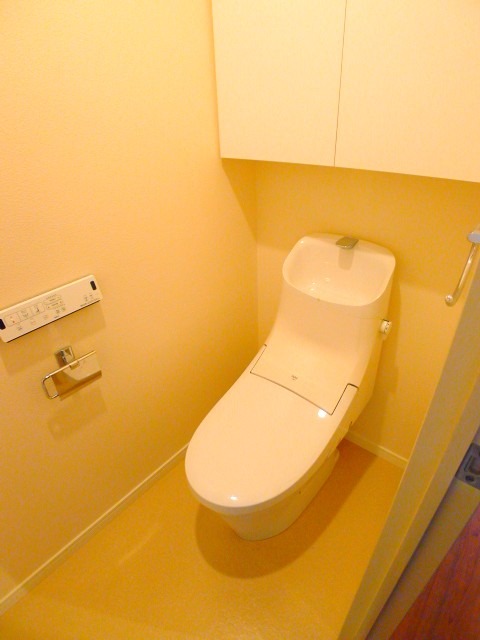 地下鉄東山線 覚王山駅 徒歩7分 5階建 築22年のトイレ写真