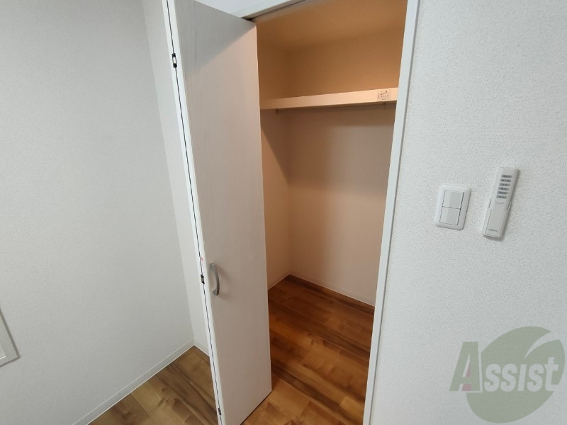 収納　寝室の収納です。部屋がすっきり片付きます。