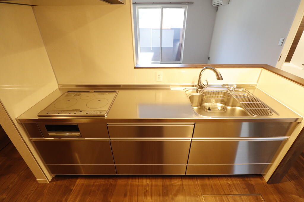 キッチン　３口IHで同時調理可能キッチンです♪