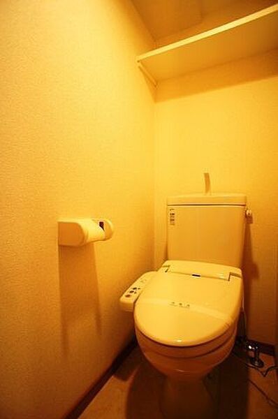 トイレ　（別タイプ参考写真）TRADIS NIPPORI.S　荒川区