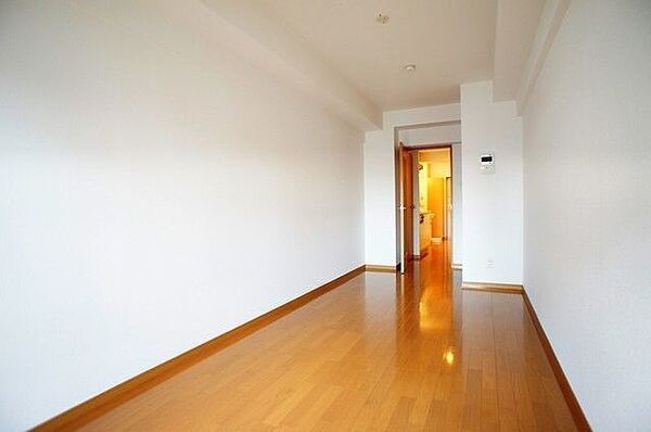 居室・リビング　（別タイプ参考写真）TRADIS NIPPORI.S　荒川区