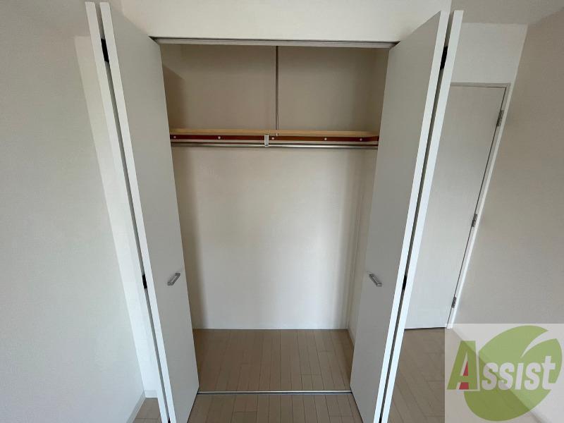 収納　寝室の収納です。部屋がすっきり片付きます。