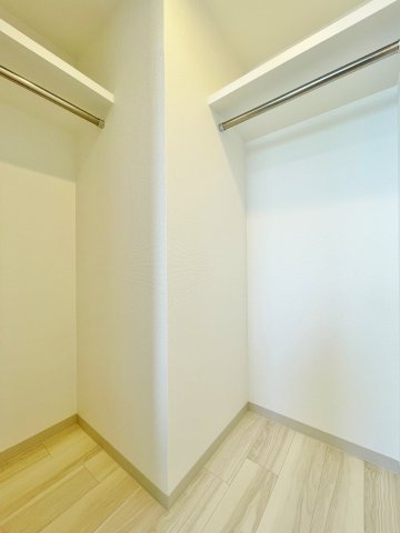 収納　★たっぷり収納のウォークインクローゼット
