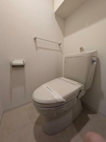 トイレ　同間取りタイプの室内写真です