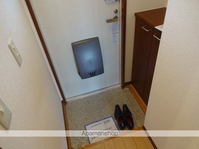 ＪＲ五日市線 拝島駅 徒歩10分 2階建 築22年の玄関写真