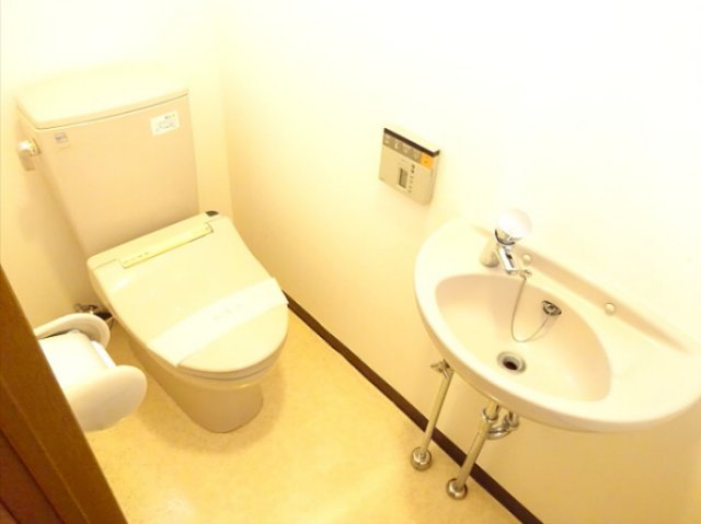 トイレ　トイレもきれいです