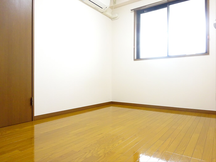 その他部屋・スペース　開放的な寝室です