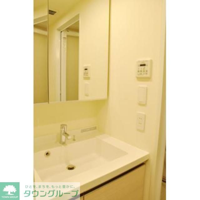 洗面設備　※写真は同タイプ住戸です。