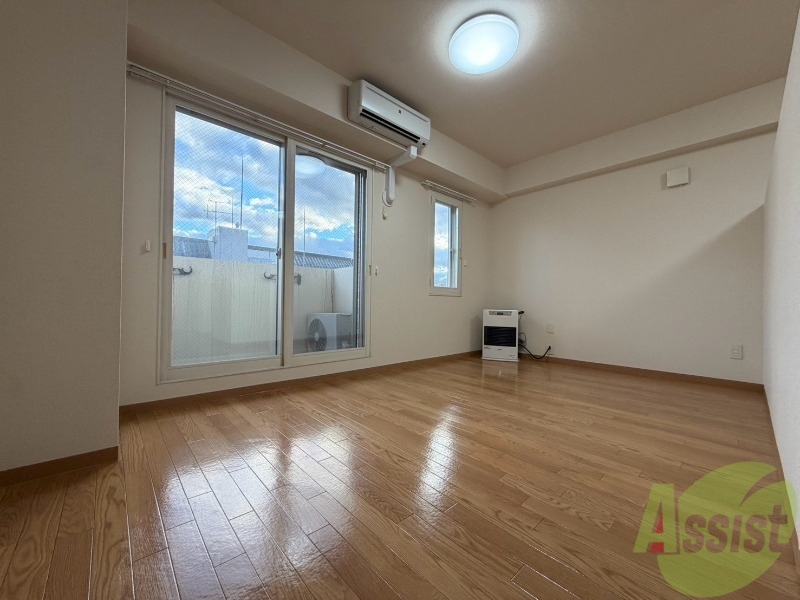 居室・リビング　広くてキレイなお部屋が広がっていて、充実した生活が送れそう。