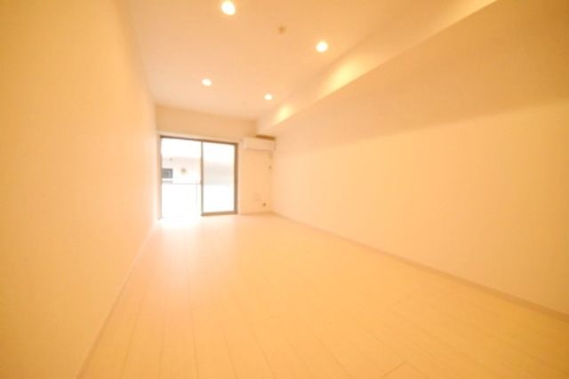 居室・リビング　照明付きのお部屋です