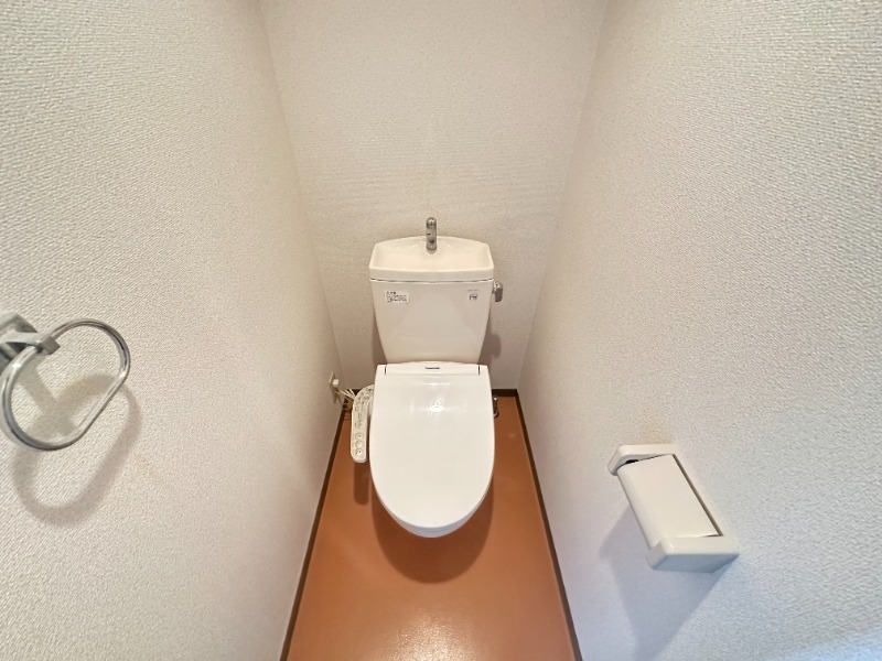 トイレ　ウッシュレットついてます。