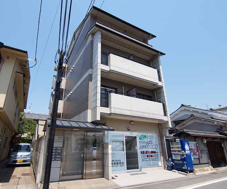 建物外観　パッリとした外観です。