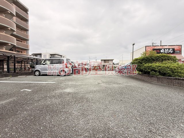 駐車場　車をお持ちの方に嬉しい駐車場付きの物件です