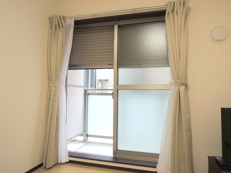 セキュリティ　防犯シャッターが設置されています