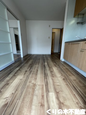 居室・リビング　こちらのリビングで趣味の時間をお楽しみください