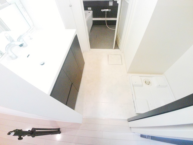 洗面設備　参考写真（同物件他号室）