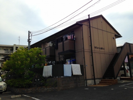 セジュール山添の建物外観