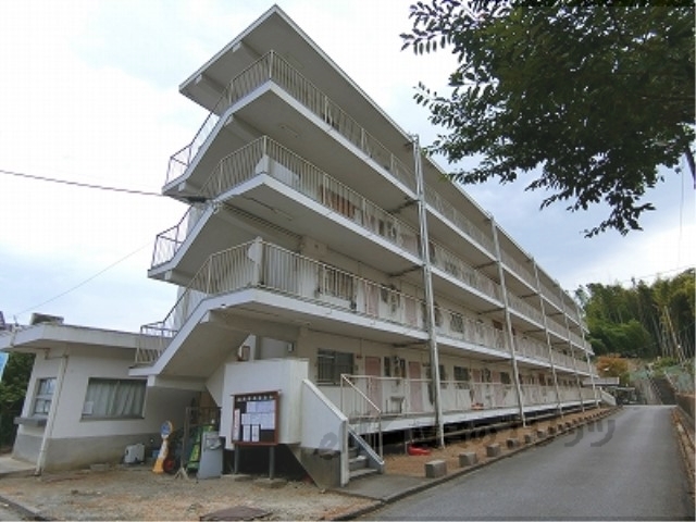 近江八幡市宮内町のマンションの建物外観