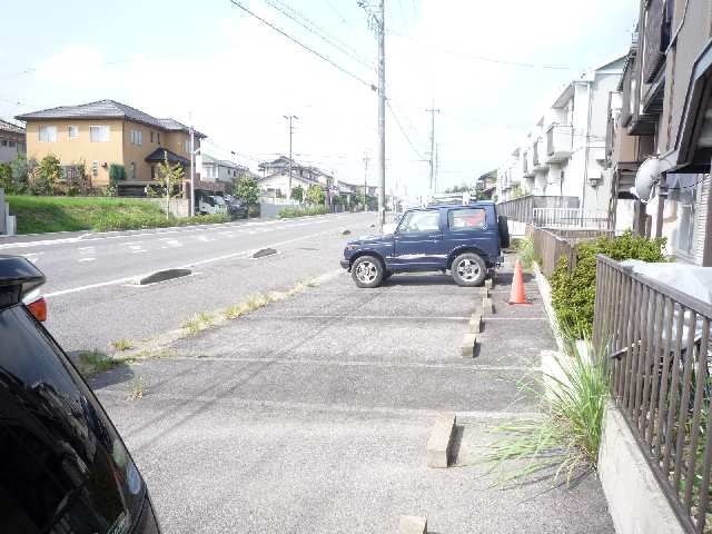 【ファミール滝の駐車場】