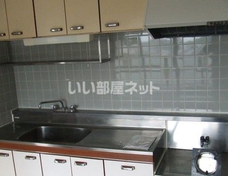 【青梅市千ヶ瀬町のマンションのキッチン】