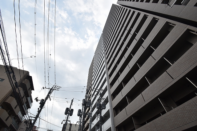 広島市中区宝町のマンションの建物外観