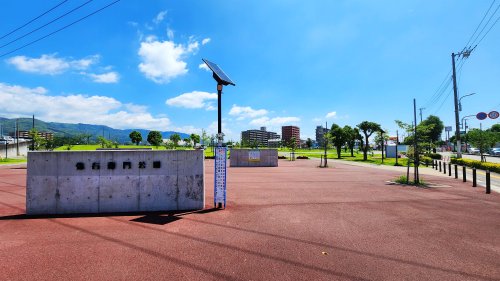 【セジュール藤倉の公園】