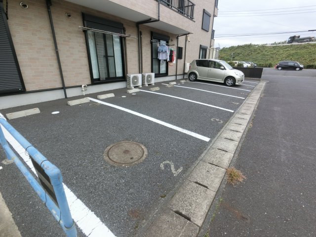 【印旛郡酒々井町中川のアパートの駐車場】