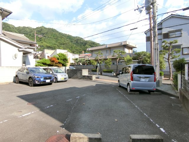 【四條畷市南野のマンションの駐車場】