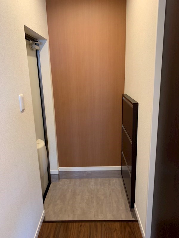 玄関　※別部屋参考画像