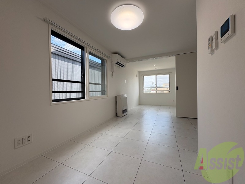 居室・リビング　広くてキレイなお部屋が広がっていて、充実した生活が送れそう。