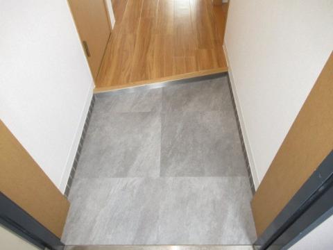 マンションフォルツーナ　玄関　玄関内