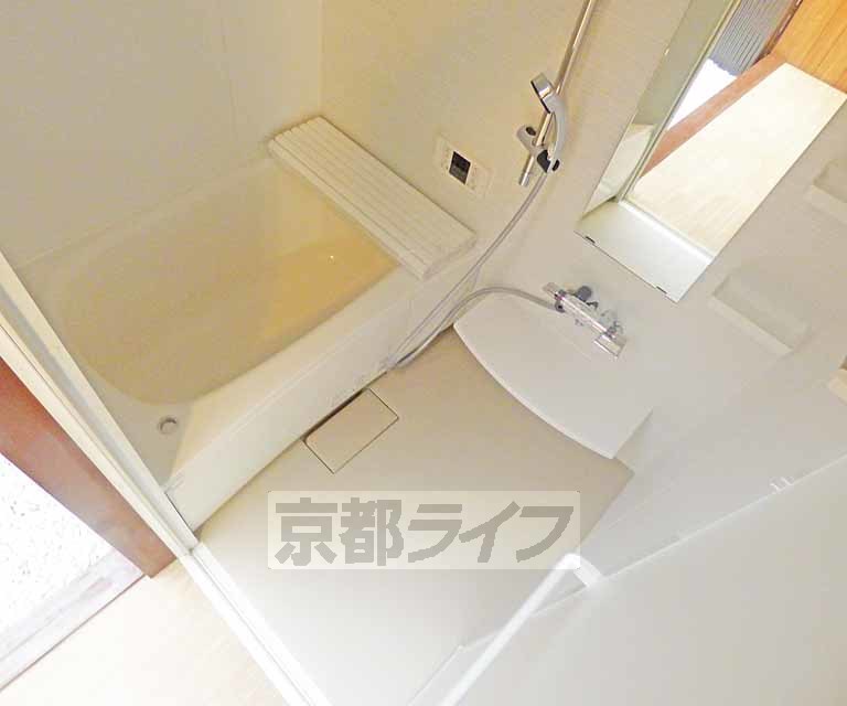 バス・シャワールーム　綺麗なバスルームです