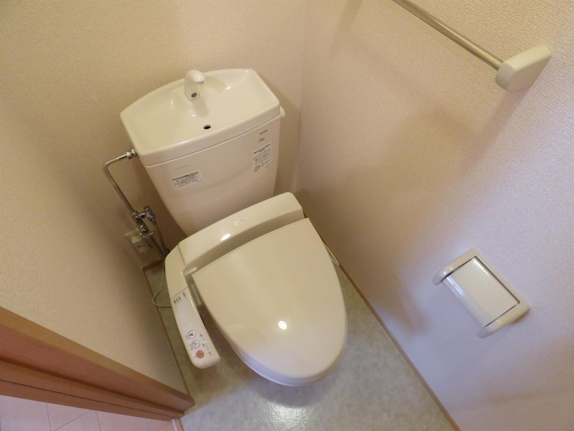 トイレ　温水洗浄暖房便座