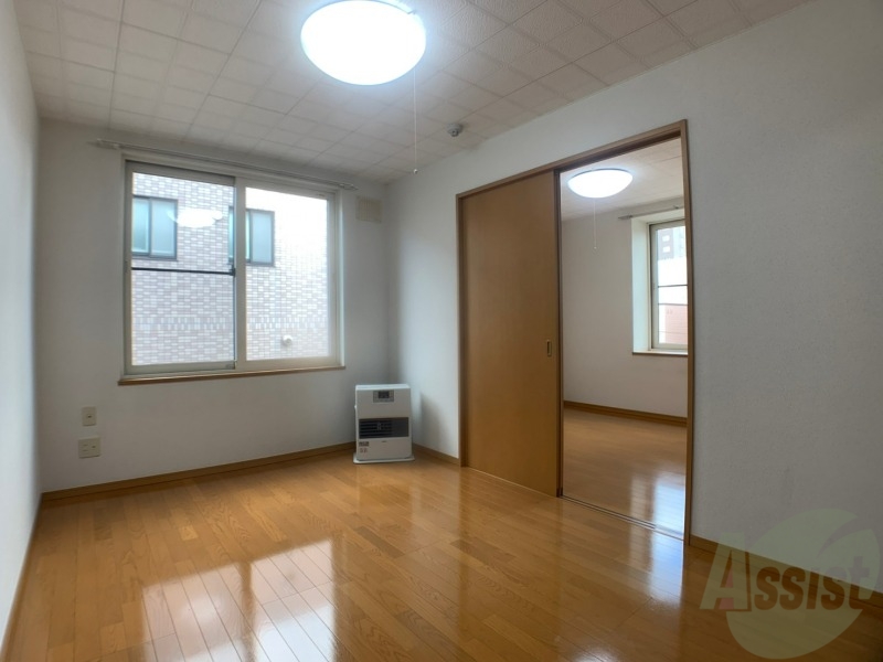 居室・リビング　広くてキレイなお部屋が広がっていて、充実した生活が送れそう。