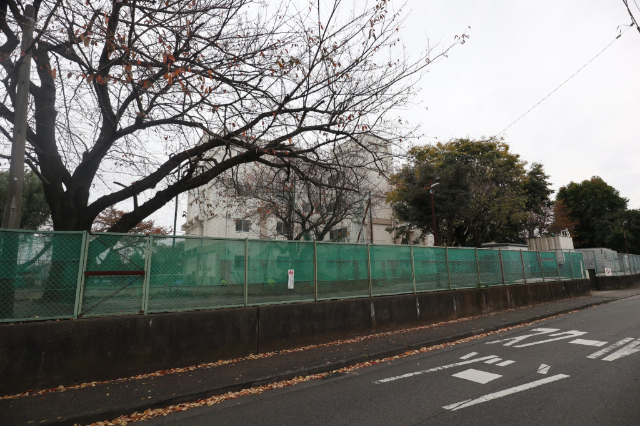 中学校　大和市立鶴間中学校（中学校）まで508m