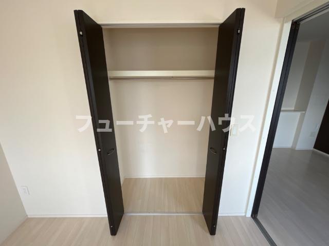 収納　南側洋室クローゼット